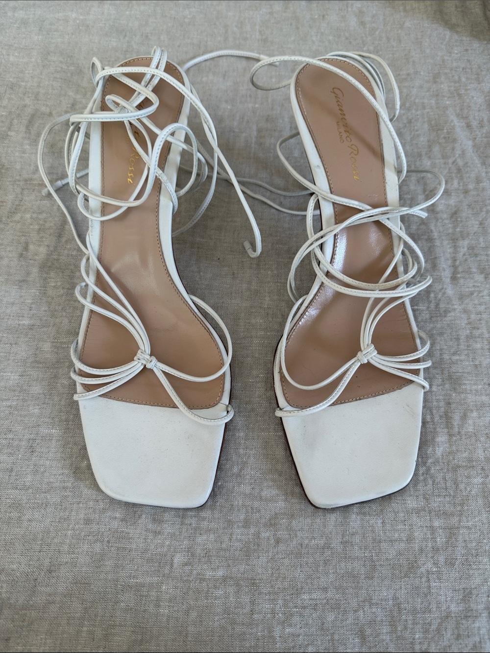 Gianvito Rossi lace up kitten heels white sue 38.5
